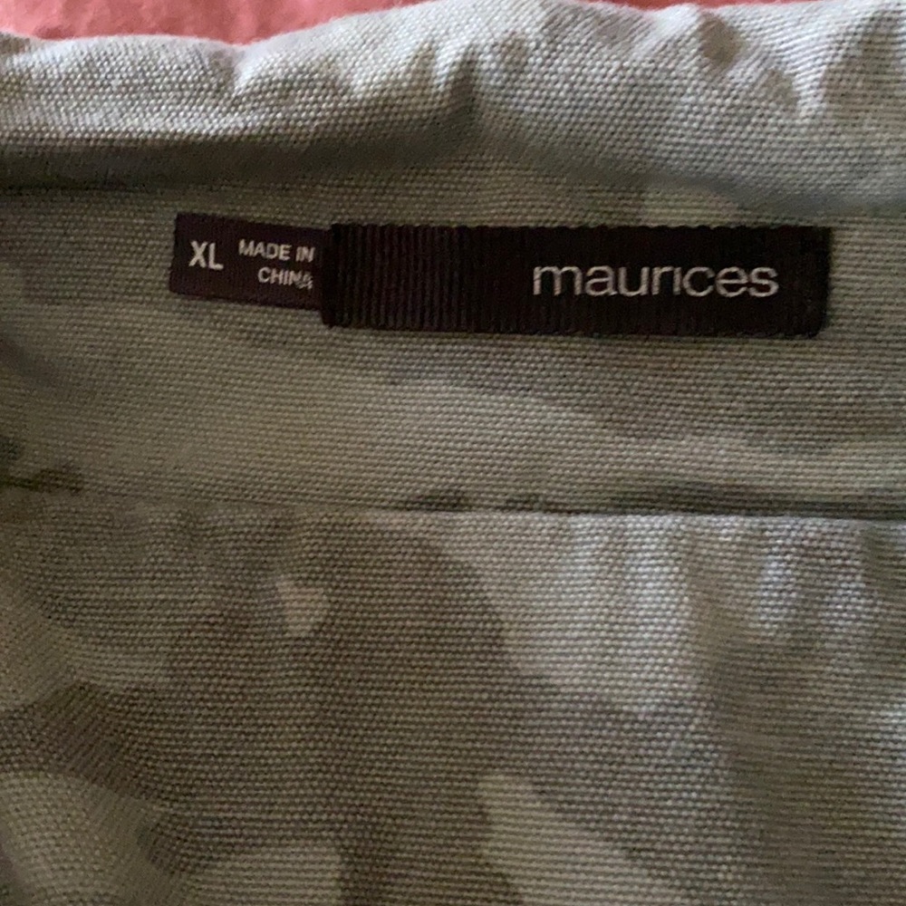 Camo maurices cargo vest new condition